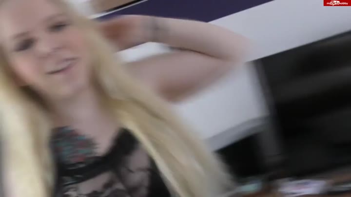 LunaLove- – Wetlookschlampe gefickt