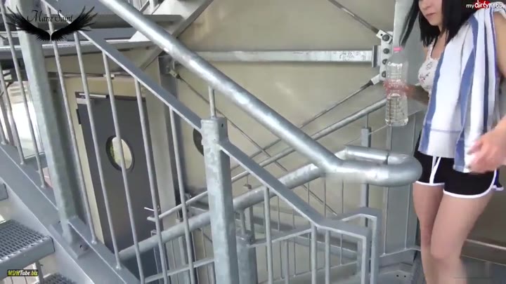 Marie-Saint – Im Parkhaus Geschwaengert – Pille vergessen und zu frueh abgespritzt – Public