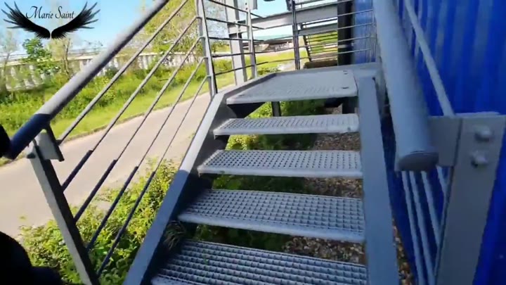 Marie-Saint – Sex Fail krass werde ich Angezeigt – Am Moebelhaus erwischt beim Ficken