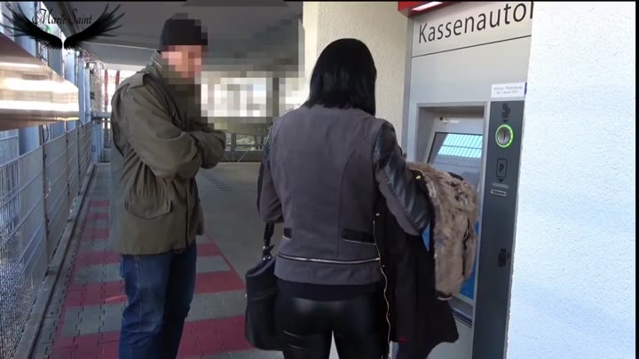 Marie-Saint – Voll ausgenutzt – Hart durchgefickt vom Riesenschwanz Public Wetlook