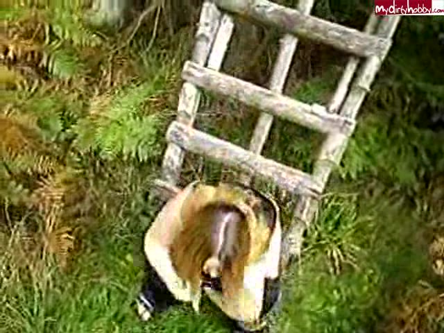 Melanie18 – Die Blase drueckt