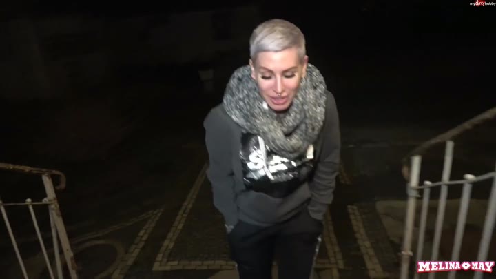 Melina-May – Cat Coxx pisst mich zur Begrueßung erst einmal voll