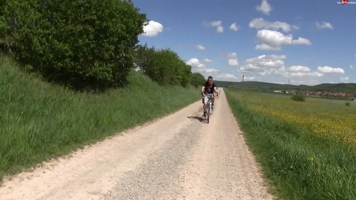 Popp-Sylvie – Radtour mit Blowjob in Public