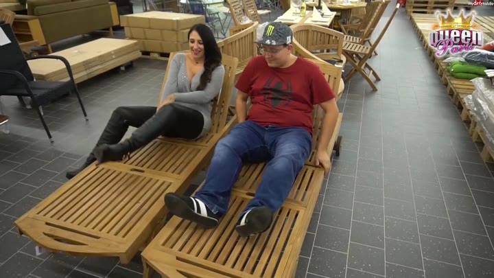 QueenParis – Mitten im Baumarkt – Unglaublicher Teeny-Sex mit Jan 18
