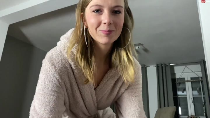 BunnyDiamond – Mit Latexhandschuhe seinen Schwanz gewixxt