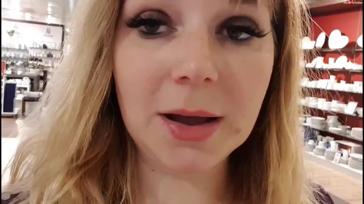 FantasyMina – Findest du das piss Glas