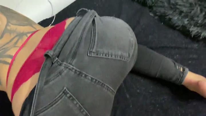 Lexi-Coco – Miniclip-Spanking in Jeans
