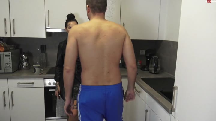 Maja-Bach – Fick-Date abgesagt – Mitbewohner muss mich Ficken