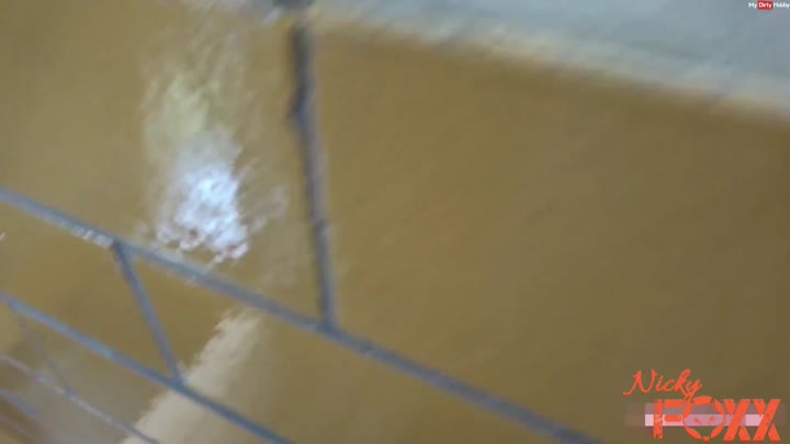 Nicky-Foxx – Public – Zwei notgeile Fotzen auf dem Bahnhofskloh