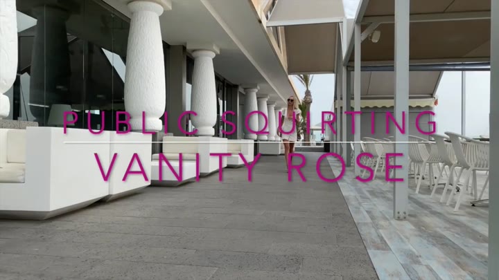 VanityRose – Erwischt in der Oeffentlichkeit und trotzdem weiter gesquirtet