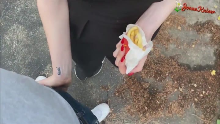 JoanaKaiser – Ich will deine Mayo – Ist zu Pervers – Public Sperma essen