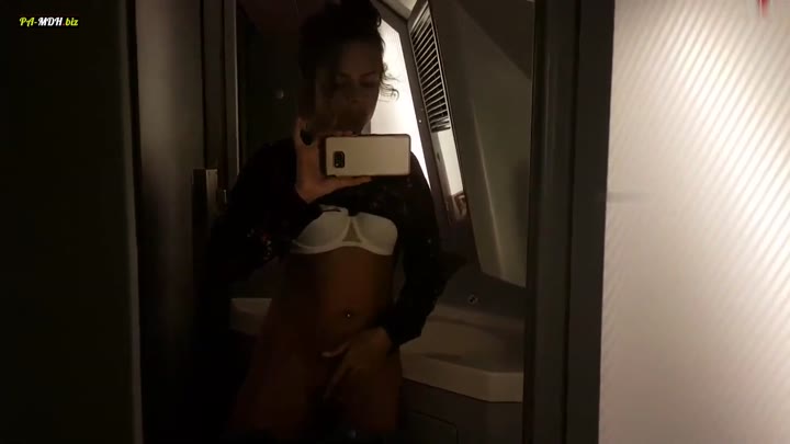 Arya LaRoca – Heimfahrt nach der Venus – Ehter orgasmus