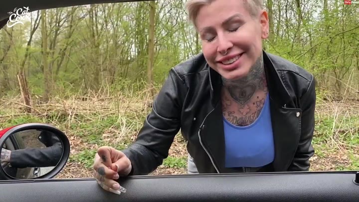 Cat-Coxx – Die Tramper-Schlampe abgemolken fuer ne fahrt