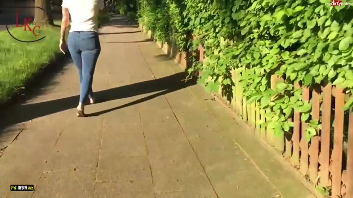 Cat-Coxx – Krassester Jeanspisswalk ever