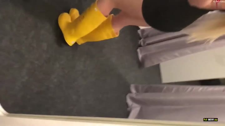 devil-sophie – Ganz alleine – Ich treibe es in meinen gelben Gummistiefel