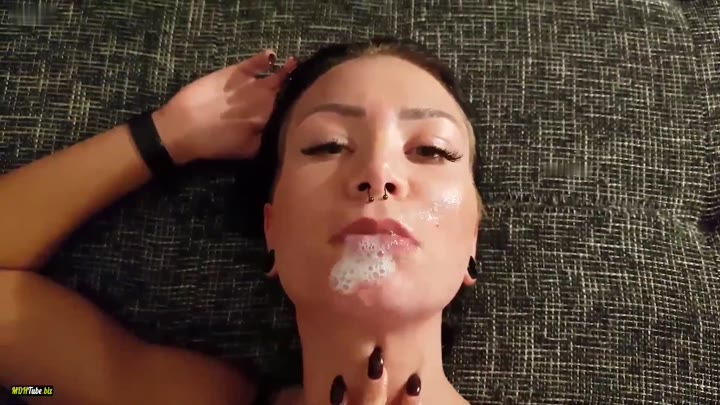 Ginabae – Feucht, feuchter, Ginabae – Geiler nasser Sex mit viel Sabber, Nylons, Sperma