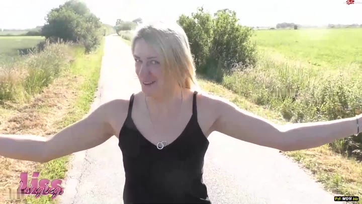 LissLonglegs – Pinkelpause auf dem Weg zur Faehre