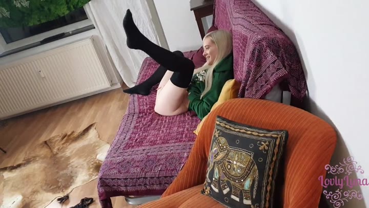 Lovly-Luna – Wurde beim Masturbieren erwischt