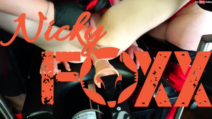 Nicky-Foxx – Fickmaschine und Domina – Orgasmus garantiert