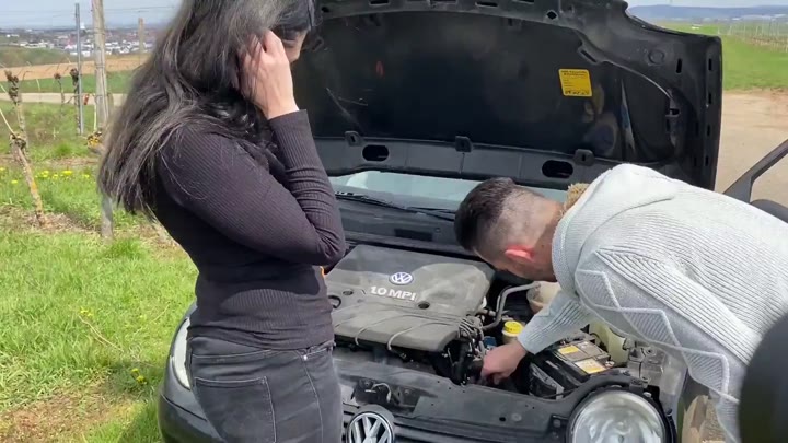 JosiSummer – Mitten im Weinberg – Autopanne schamlos ausgenutzt