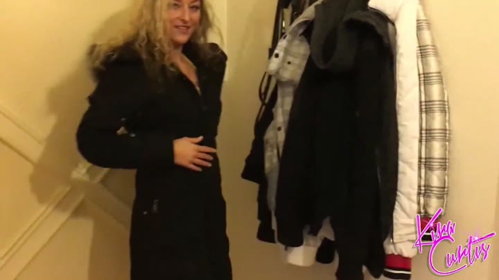 KiraCurtis – Krass – Geiler Escortfick mit Selfpee-Einlage