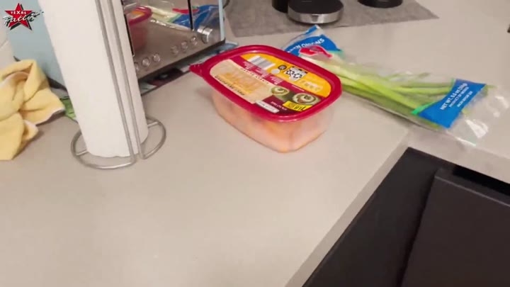 TexasPatti – Blowjob wird zum Lachflash