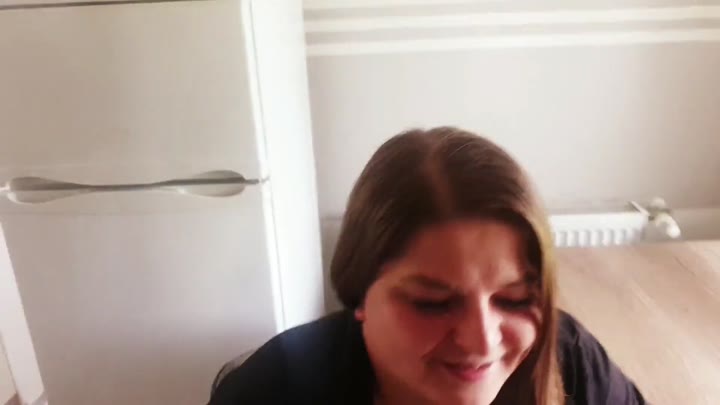 Lilly-Shy – Ex knallte mich mal wieder richtig durch