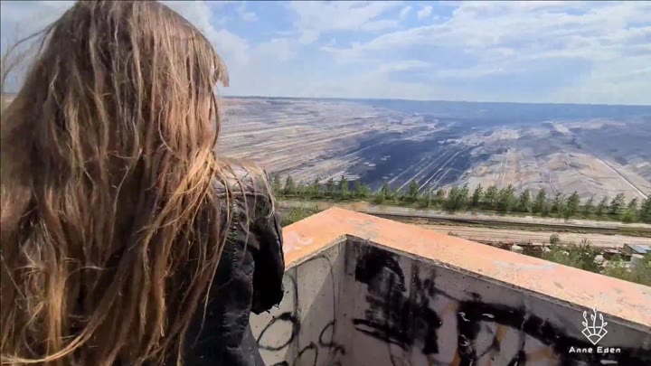 Anne-Eden – Achtung – Fick mich mit Fernsicht – Public
