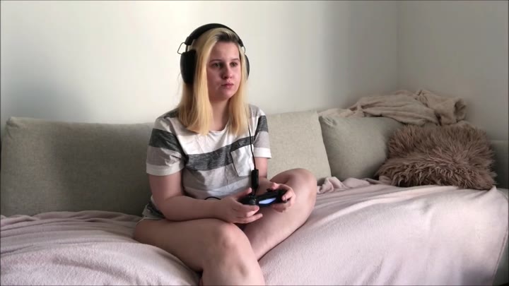 Lisa2001 – Gamer Girl Fantasien – Meine beiden sehr privaten Seiten