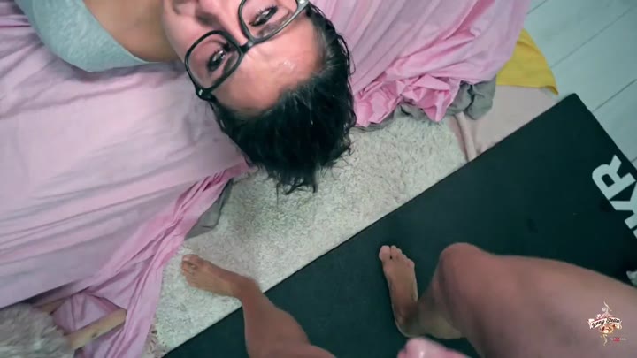 Jenny Stella – Krass – Spermaparty in meinem Teenie-Maul