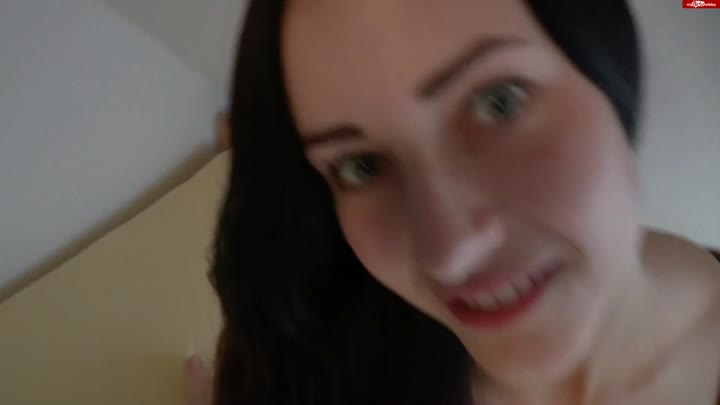 Young-Devotion – Mitbewohner erwischt mich