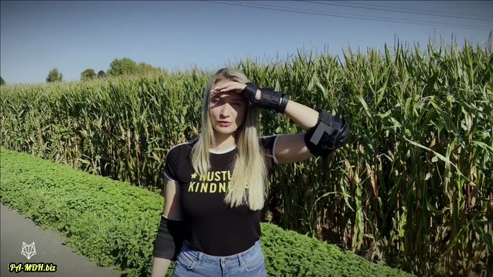 Fiona-Fuchs – Beim 1  Date auf Rollschuhen einfach in den Mund gespritzt