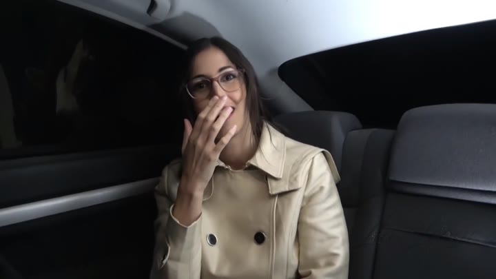 Lia leone – Nach der Camshow mit Mica – Dreister Taxifahrt will das ich wichse