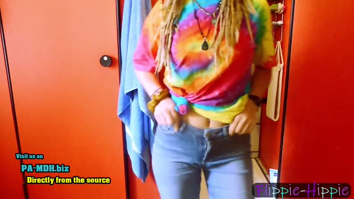 Flippie-Hippie – In die Dusche gepisst – Schau mir zu