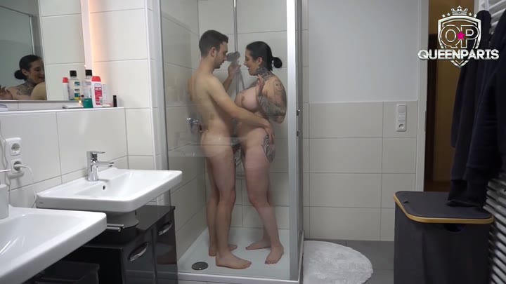 QueenParis – Unglaublicher Teenysex mit Nico 18 in der Dusche
