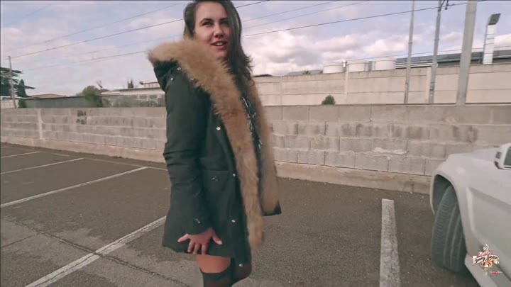 Jenny Stella – Reingelegt – Auf dem Parkplatz getroffen – Devote Teenie-Fremdsperma-Hobbyhure will alles!