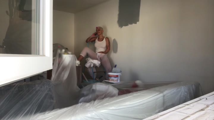 DianaMelano – Wo bleibt der verfickte Maler – Zwei Orgasmen in 240 Sekunden