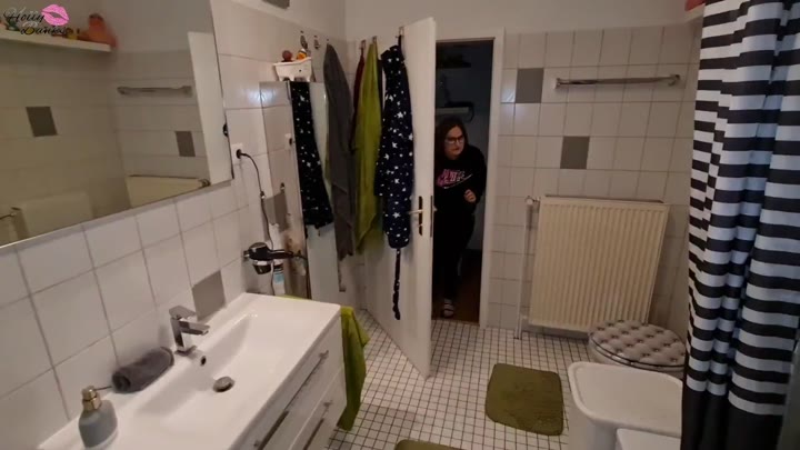 HollyBanks – Nachbarn auf Teppich gepisst