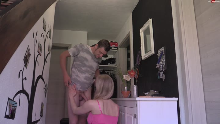 Anni-Trinity – Heftig! Notgeiler Fick vor Familienfeier – Creampie-Fotze und Sperma-Maul