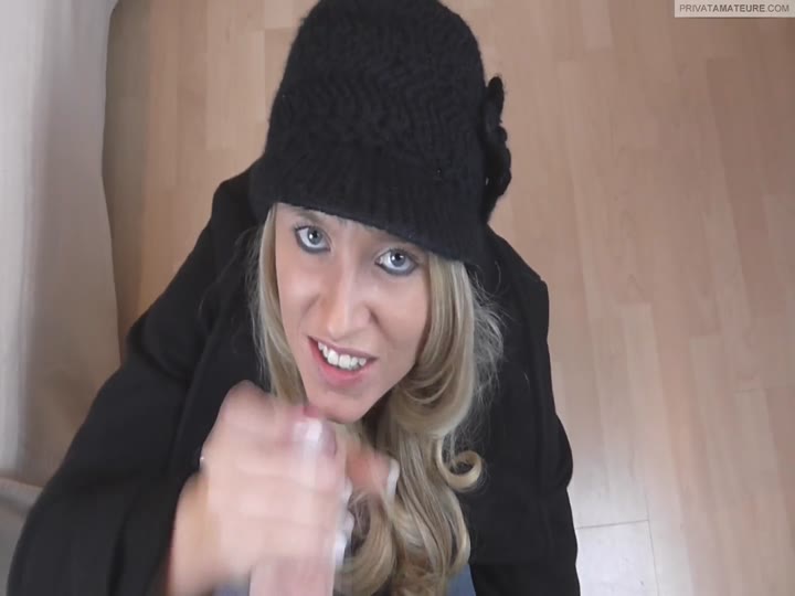 Daynia – XXL Spermadusche