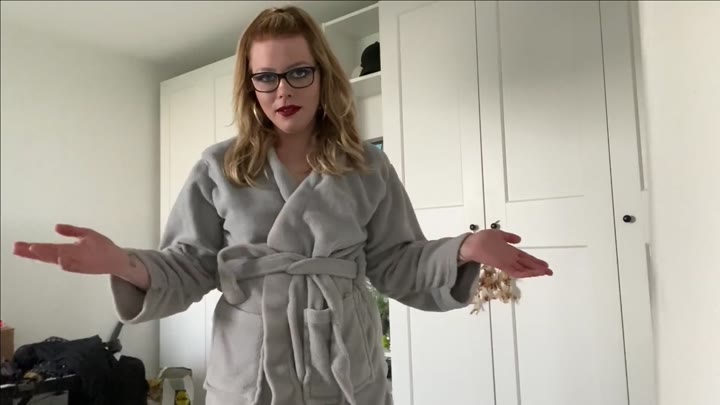 Josy_Engel – Mach ich das echt – Das erste Video in Unterwaesche OMG