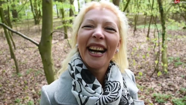 Mirella-Milf – Beim pinkeln erwischt und hart gefickt mit Creampie – Schwanger