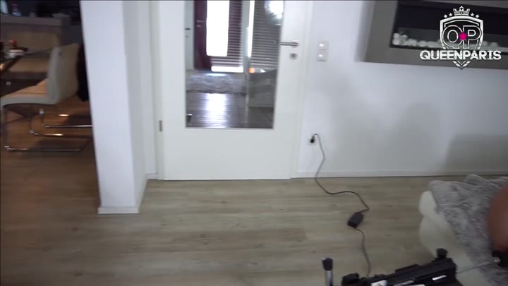 QueenParis – Fick-Maschinen Schock Battle – Unglaublichster Meeegaaa Squirt Uncut