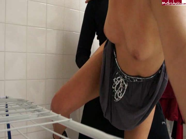 KYRA-BANX – 18jährigen verführt ohne Gummi gefickt, schwanger Teil 2