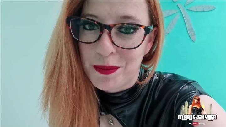 Marie-Skyler – Loser Macker schiebt Schlamm ohne es zu Wissen