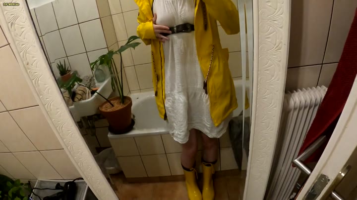 Elli_Young – Feuchter ist es wirklich nirgendwo