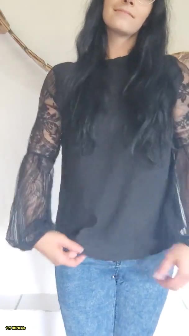 Kinky-Kat – GETTING NAKED – Mein 1. Strip fuer Dich, ich ziehe blank