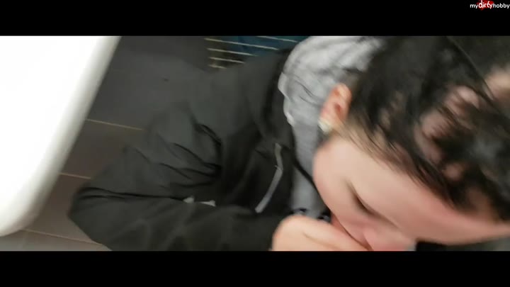 Leila-X – Auf einem Hochhaus in der Frankfurter City