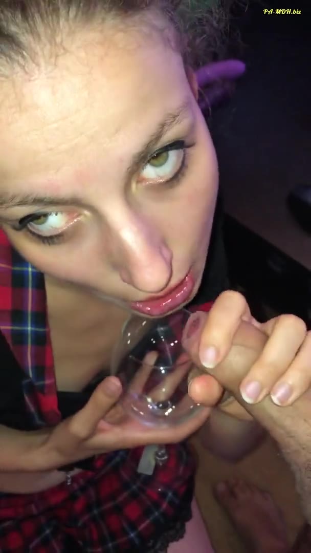 Mausilocke – Sperma aus dem Glas getrunken