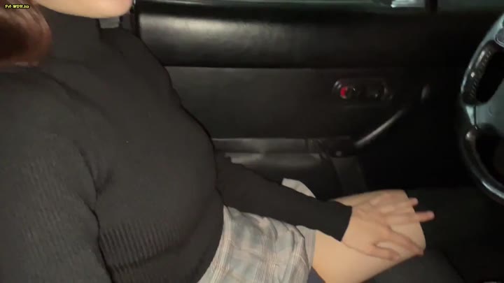 Luna_Lou – Ferngesteuert bis zur Extase – User wird in Umkleide belohnt